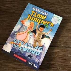 Time Jumpers: Stealing the Sword by: Wendy Mass paperback book